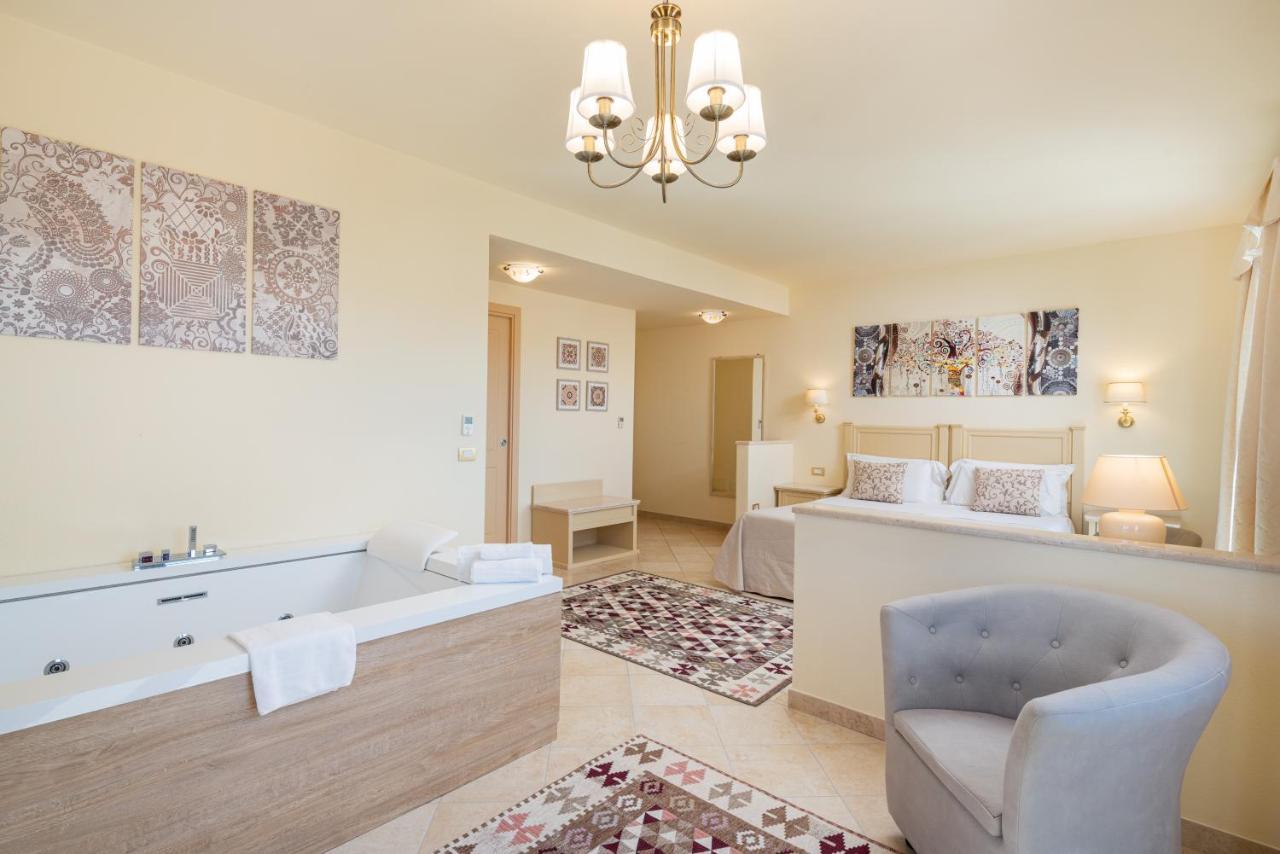 Hotel Regina Elena オルビア エクステリア 写真